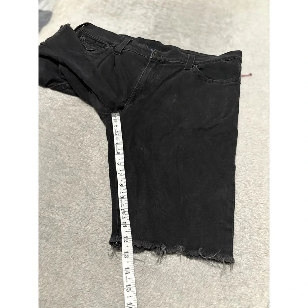 True Religion Ricky Relaxed Straight Shorts Size 42 Flap Pocket Distressed